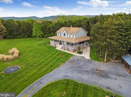 3098 Hamburg Rd, Edinburg VA  22824-3093 exterior