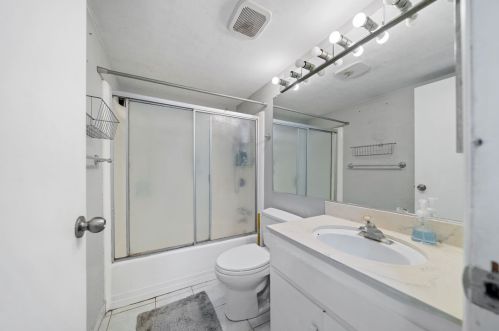 5140 Pearblossom Dr, Riverside CA  92507-6053 exterior