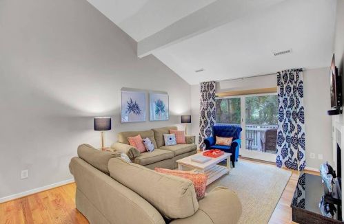 29 Fairway Dunes Ln, Isle Of Palms SC  29451-2840 exterior