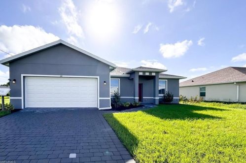 521 25th Ave, Cape Coral, FL 33909-2833