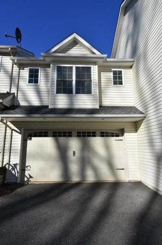 97 Highlands Blvd, Easton PA  18042-7262 exterior