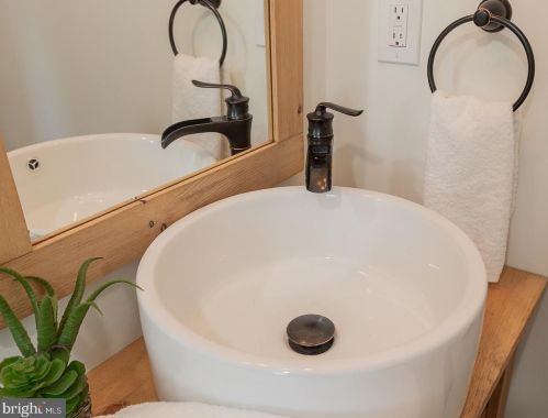 24 New St, Lancaster PA  17602-2047 exterior