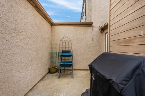 513 15th St, Huntington Beach CA  92648-4045 exterior