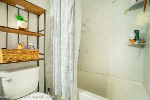 88 Rita Ln, Jackson Twp NJ  08527-2367 exterior