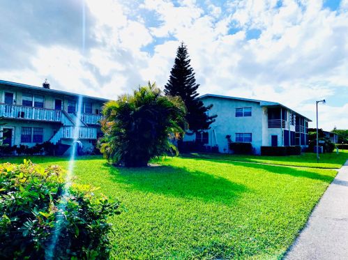 41 Easthampton B, West Palm Beach, FL 33417-1907