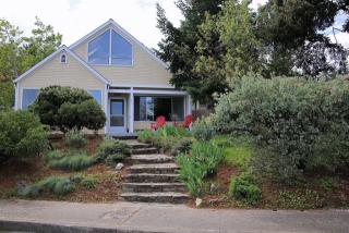 596 Fairview St, Ashland, OR 97520-2967