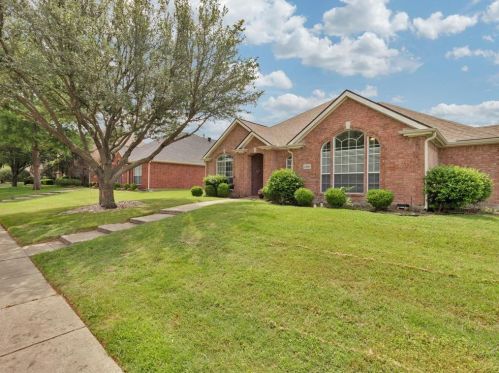 3200 Burleson Dr, Plano, TX 75074-8927