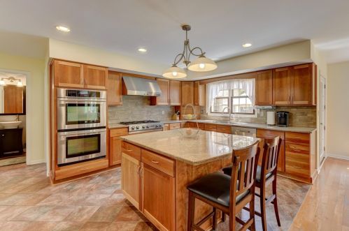 8601 Fair Oaks Ln, Dyer IN  46373-9395 exterior