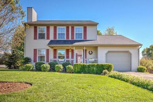 976 Barrens Village Ct, Roanoke, VA 24019-2313