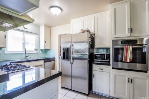 5503 Stevely Ave, Lakewood CA  90713-1745 exterior