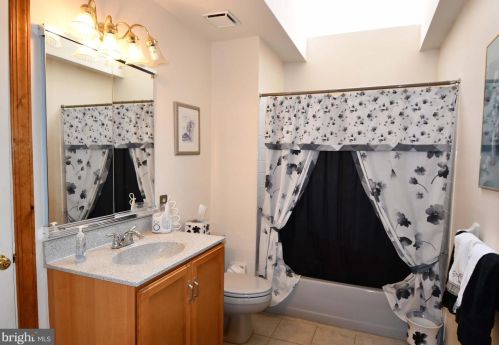 988 Lansdale Ave, Lansdale PA 19446-1621 exterior