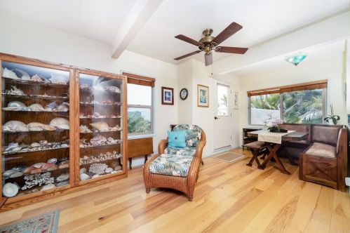 4438 Pescadero Ave, San Diego CA 92107-3629 exterior