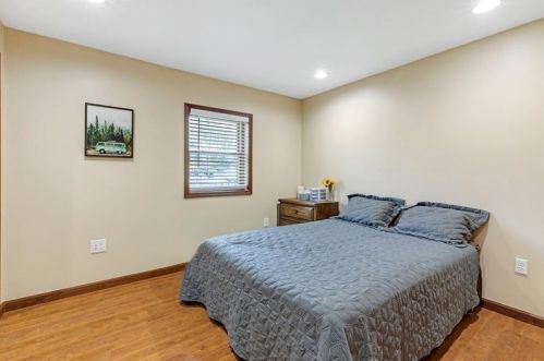 264 Lindsay Rd, Zelienople PA  16063-3210 exterior