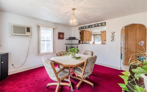 996 Hartford Tpke, Waterford CT  06385-4035 exterior