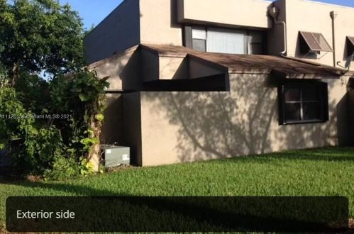 1201 123rd Ave, Hollywood, FL 33026-3816