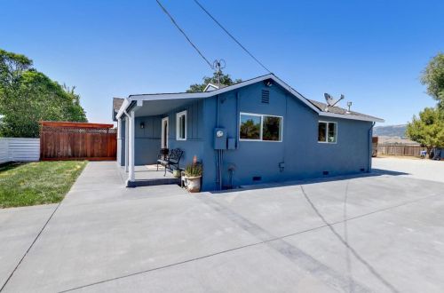 10830 1st St, Gilroy, CA 95020-9102