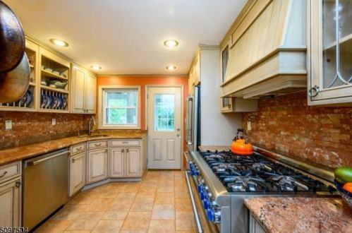 152 Paterson Rd, Fanwood NJ  07023-1012 exterior