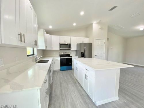 3902 16th St, Lehigh Acres, FL 33976-3302