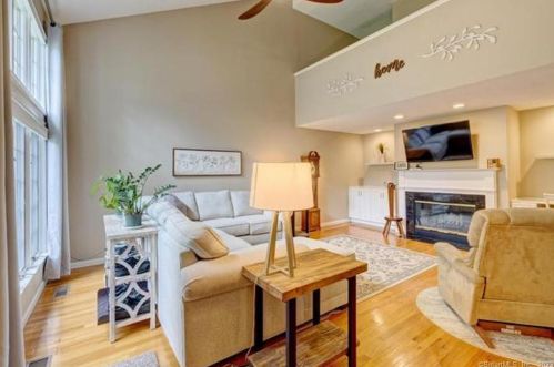 697 End Rd, Southington, CT
