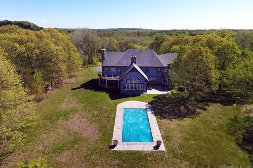 85 Banks Rd, Bridgeport, CT 06612-1601
