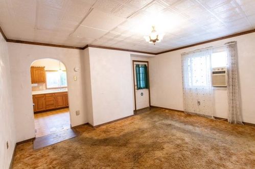 150 Lincoln Ave, Whitaker PA  15120-2330 exterior