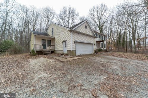 684 Connell Dr, Bear, DE 19701-2259