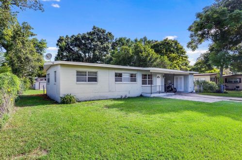 2248 Crystal Lake Dr, Lakeland, FL 33801-6525