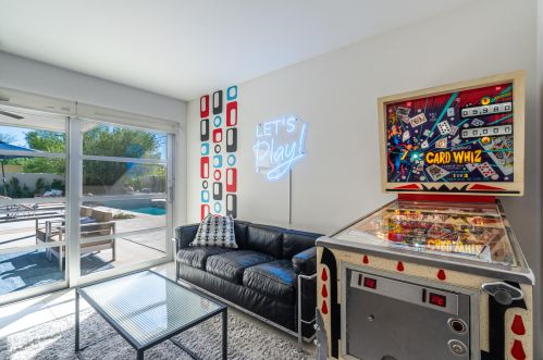 3551 Avenida Fey Norte, Palm Springs CA  92262-5409 exterior