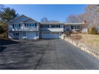 39 Longview Rd, Bridgeport, CT 06611-5411