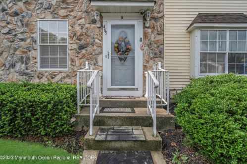 465 Rose Ct, Lakewood, NJ 08701-5871