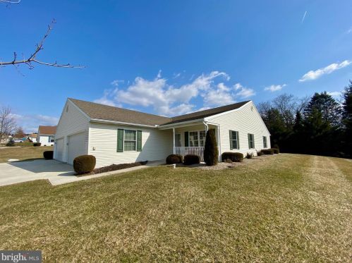 1369 Village Dr, Spring Grove, PA 17362-8735