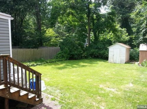 38 Park Dr, Oakland, NJ 07436-1413