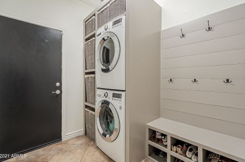 3711 Oxford Ln, Gilbert AZ  85295-4679 exterior