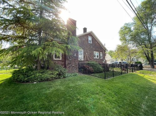 208 Park Dr, Woodbridge, NJ 07095-2002