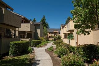 55 Valle Vista Ave, Vallejo CA  94590-3136 exterior