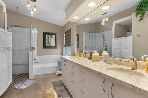 18806 24th Ct, Hollywood FL  33029-5354 exterior