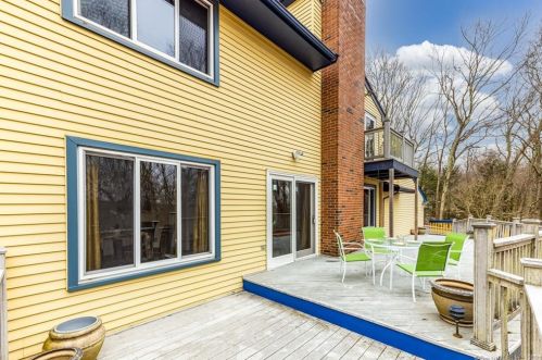 80 Mount Sumner Dr, Manchester CT  06043-7248 exterior