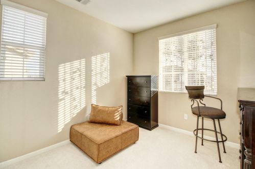 9872 Winkle Cir, Elk Grove CA  95757-6276 exterior