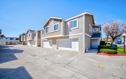 7883 Cerritos Ave, Stanton, CA 90680-1686