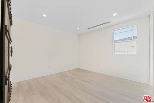 11512 La Maida St, North Hollywood CA  91601-4323 exterior