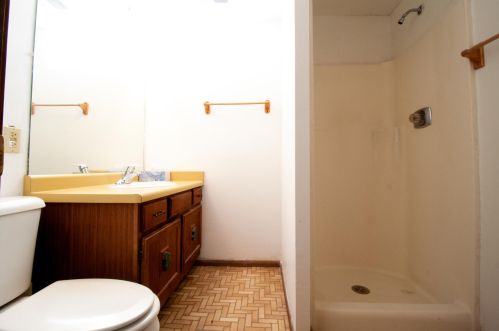 2470 77 St, Milwaukee WI 53219-2458 exterior