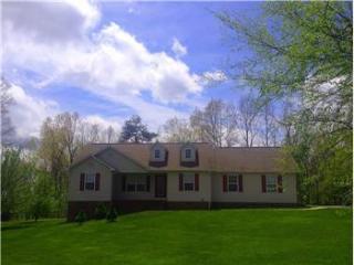 204 Stonecrest Loop, Crossville TN  38571-8232 exterior