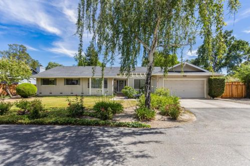 222 Oak Park Ln, Concord, CA 94523-4656