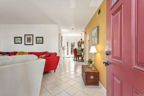 3616 Seacrest Way, Oceanside, CA 92056-5038
