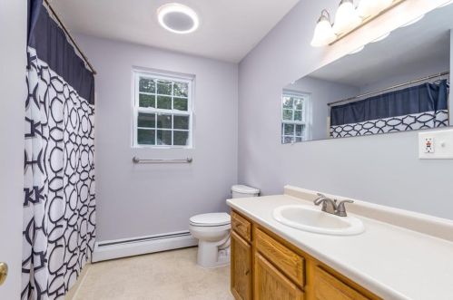 329 Commonwealth Ave, Warwick RI  02886-2756 exterior