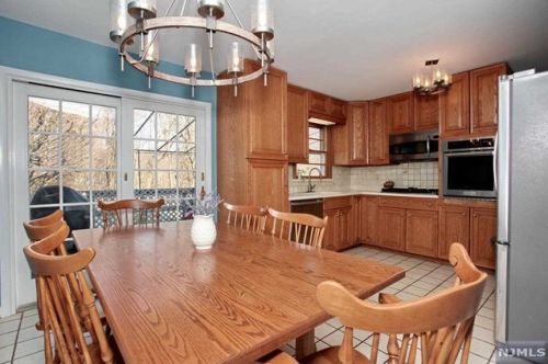 87 Minnehaha Blvd, Oakland NJ  07436-2804 exterior