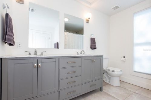 2034 28th Ave, Saint Petersburg FL  33713-4145 exterior