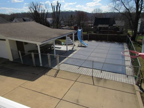 209 Beverly Dr, New Kensington PA  15068-3207 exterior