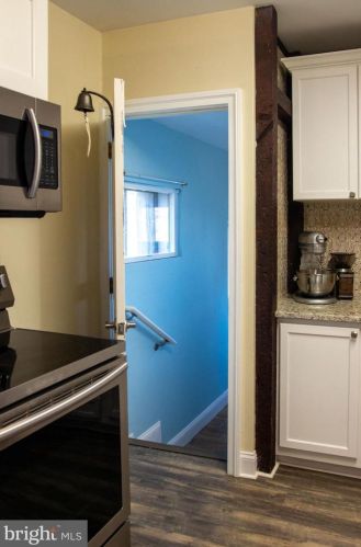 19201 Cardinal Heights Rd, Triangle VA  22172-2406 exterior