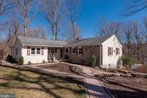25 Winterbury Cir, Wilmington, DE 19808-1429